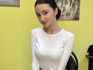 MaxineHewson's Live free cam Profile Image